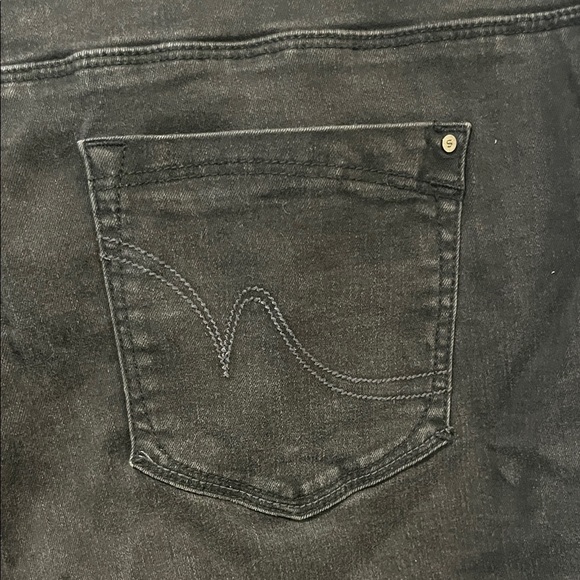 Black Santana Jeans - Picture 4 of 4